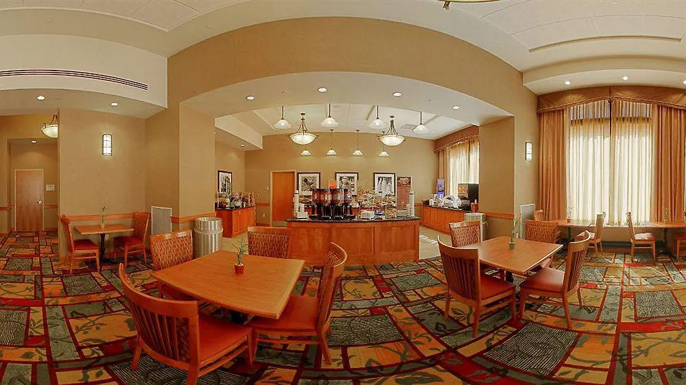 Hampton Inn & Suites Pittsburgh Downtown 3*,