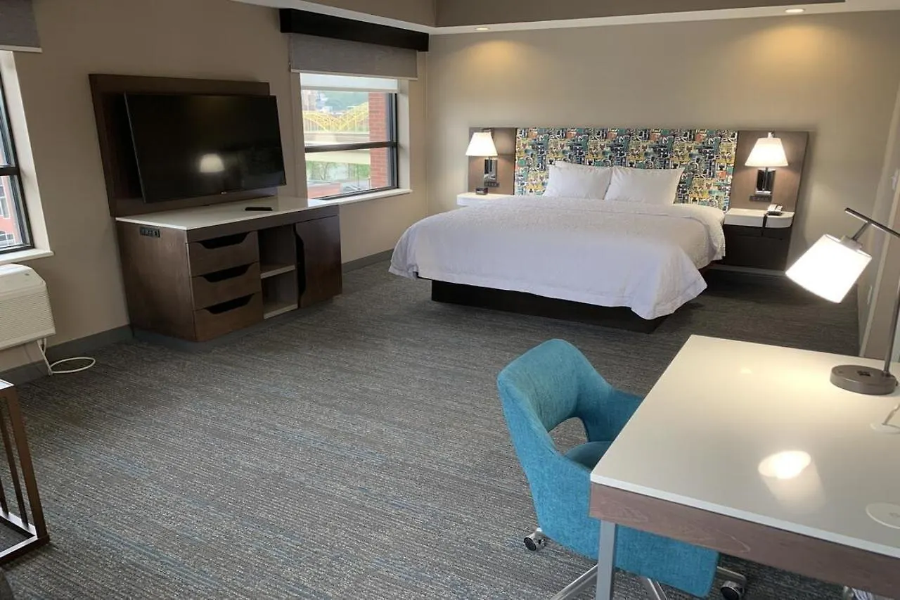 Hampton Inn & Suites Pittsburgh Downtown