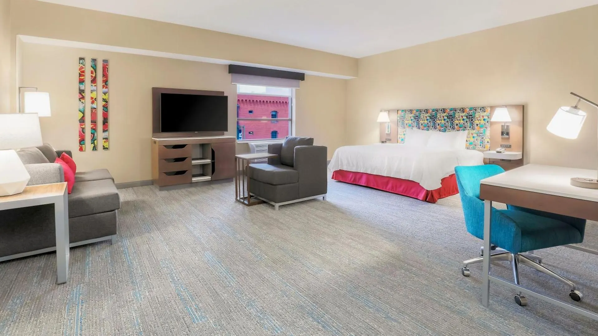Hampton Inn & Suites Pittsburgh Downtown Hotel