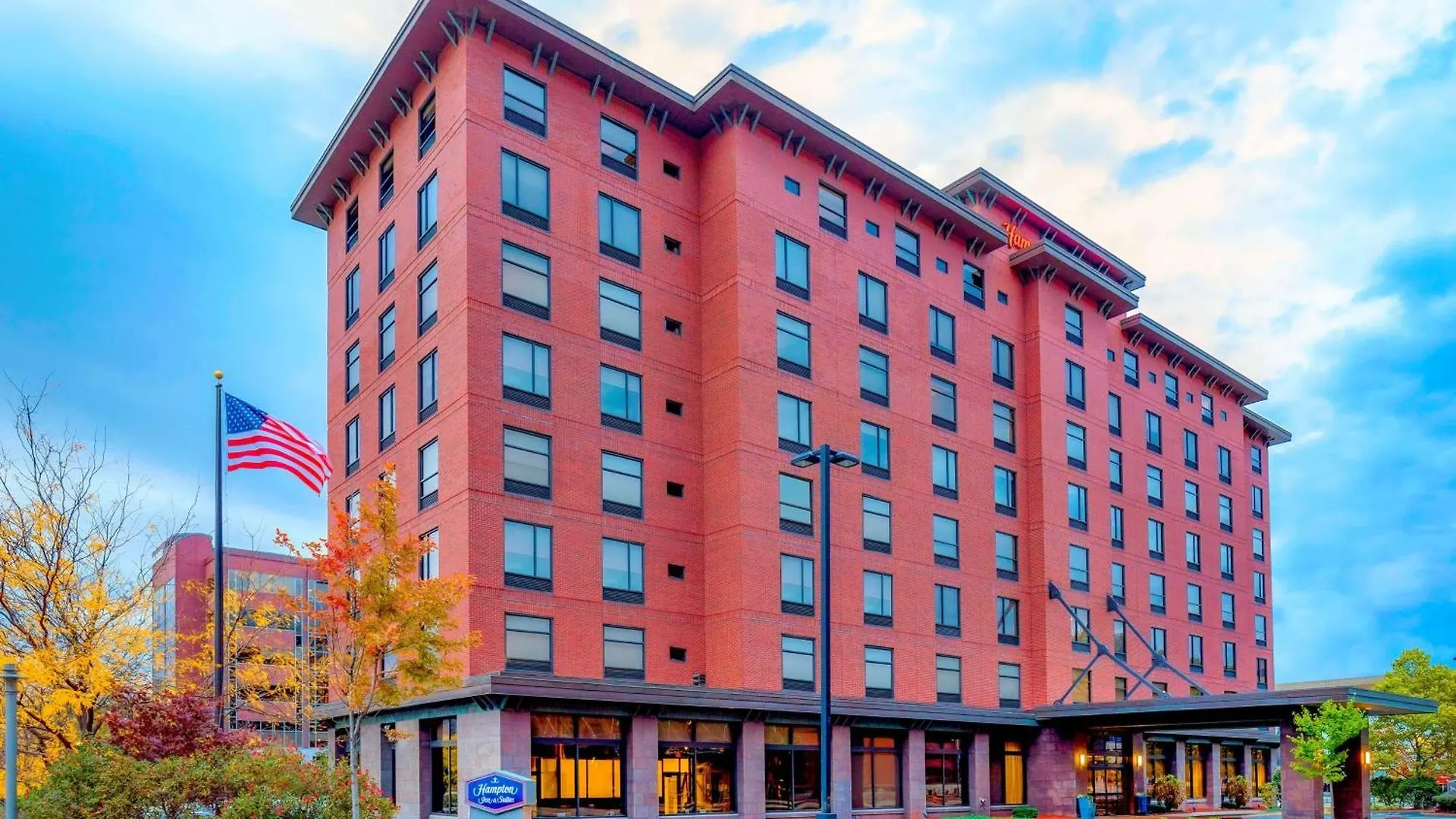 Hampton Inn & Suites Pittsburgh Downtown